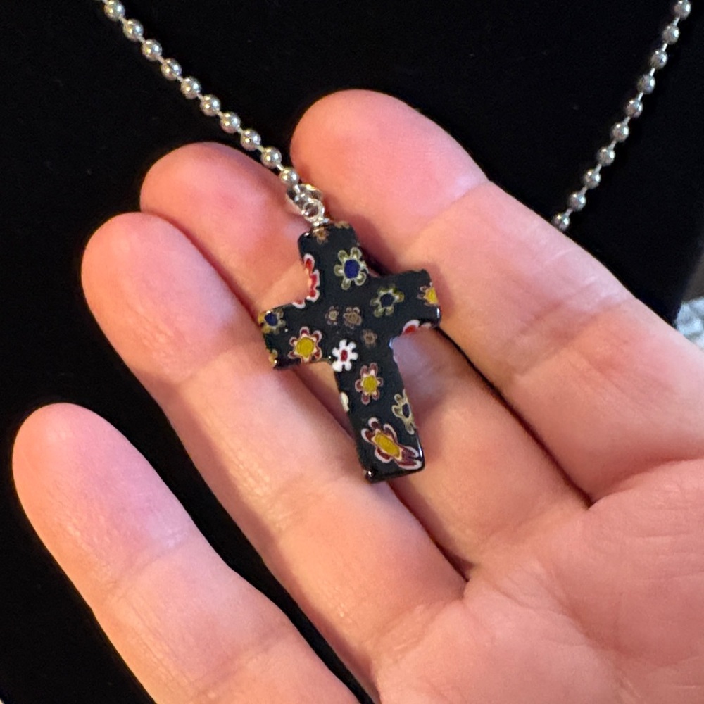 ✝️ Black Floral Glass Cross with long beaded silver tone chain Necklace